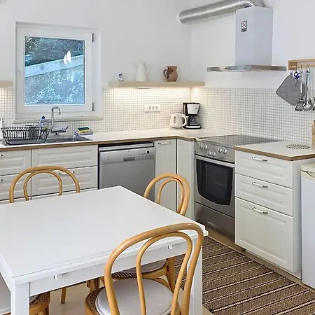 Apartament In Mit Terrasse By Interhome Baška