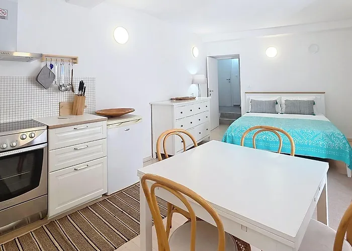 In Mit Terrasse By Interhome Apartamento