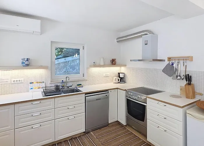 In Mit Terrasse By Interhome Apartamento