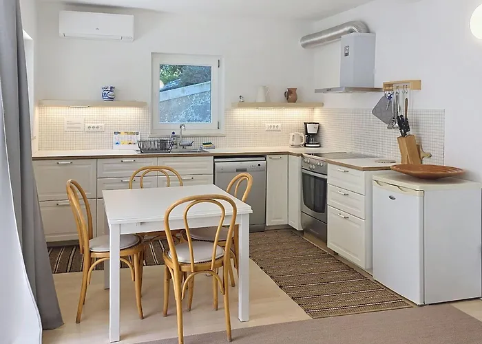 In Mit Terrasse By Interhome Apartamento
