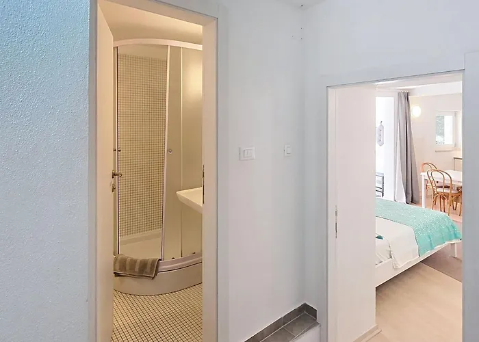 In Mit Terrasse By Interhome Apartamento